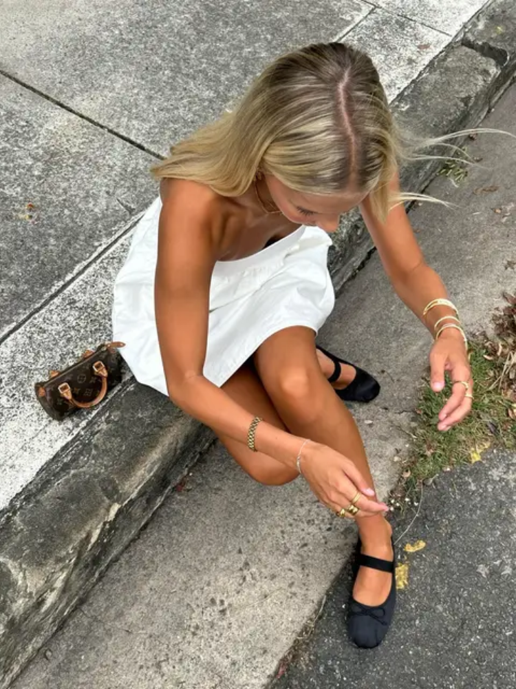 LORA KLEITA